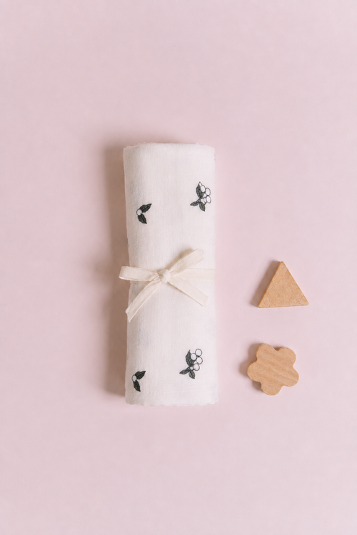 Small Swaddle Doudou Ecru Mistletoe