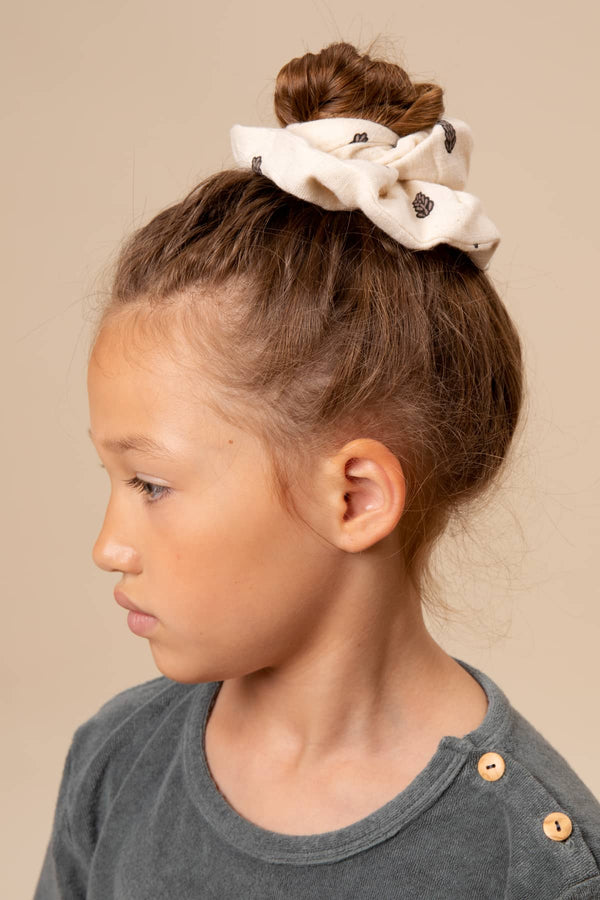 Gigi Scrunchie Off white lavender 