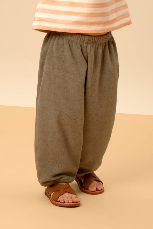 Pantalon éponge style sarouel en éponge de coton biologique pour petite fille et petit garçon coloris vert sauge