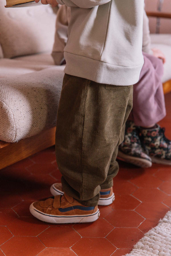 Pantalon Carrot Corderoy Dark Olive
