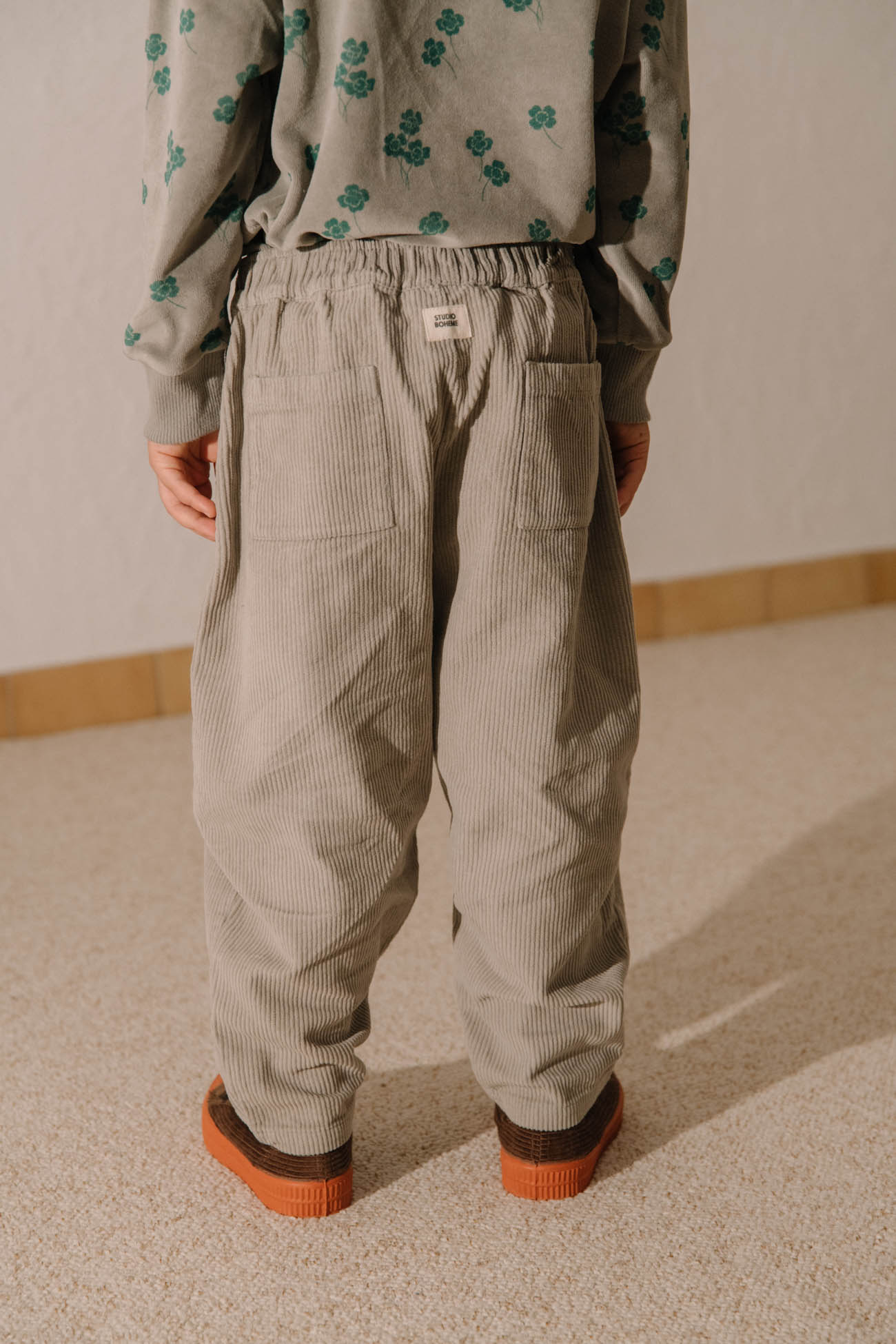 Pantalon Carrot Velours Côtelé Gris Studio Boheme